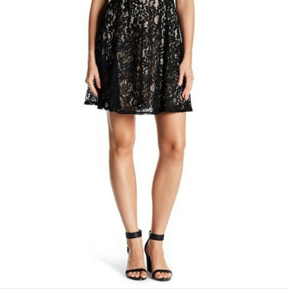 Soprano lace dress - Picture 2 of 7